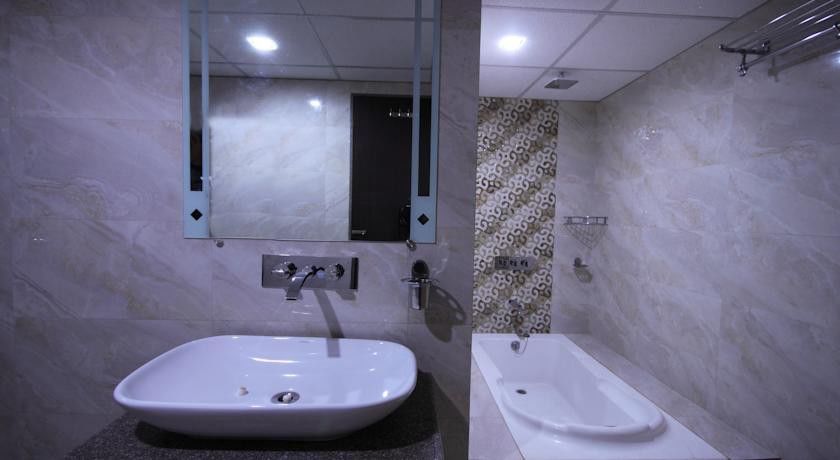 Golden Plaza Hotel Ahmadábád Kültér fotó